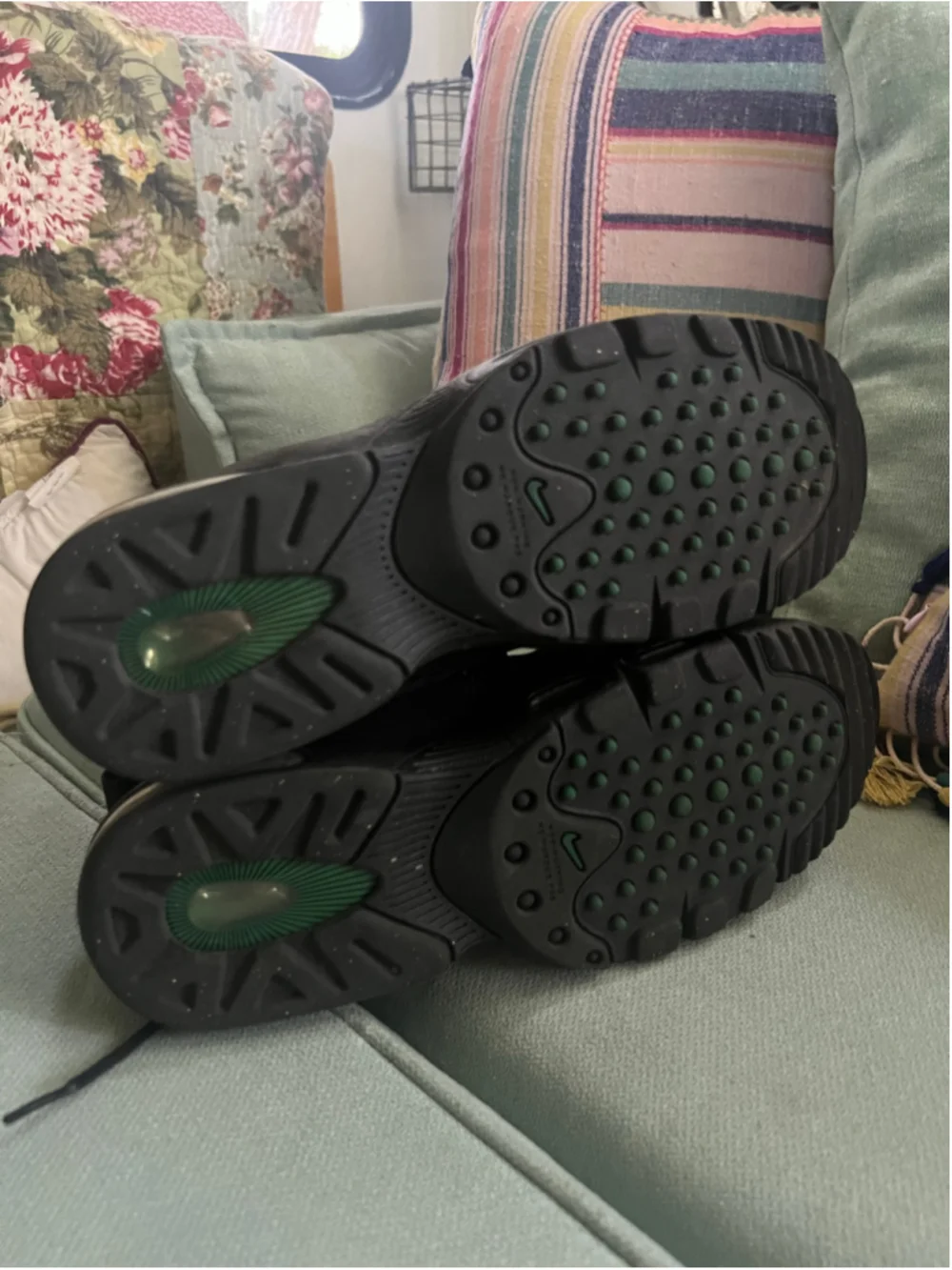 Women's Nike Air Max Black Green Sneakers Size 7